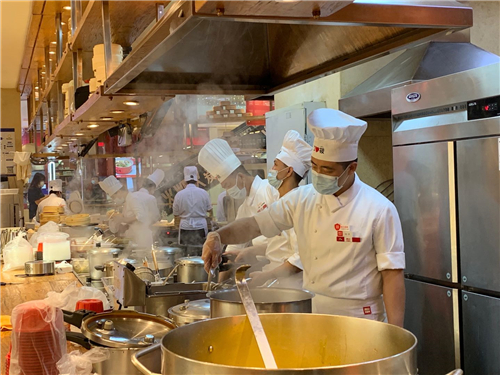 西贝&ldquo;隐形座椅&rdquo;走红 彰显餐饮龙头防疫担当